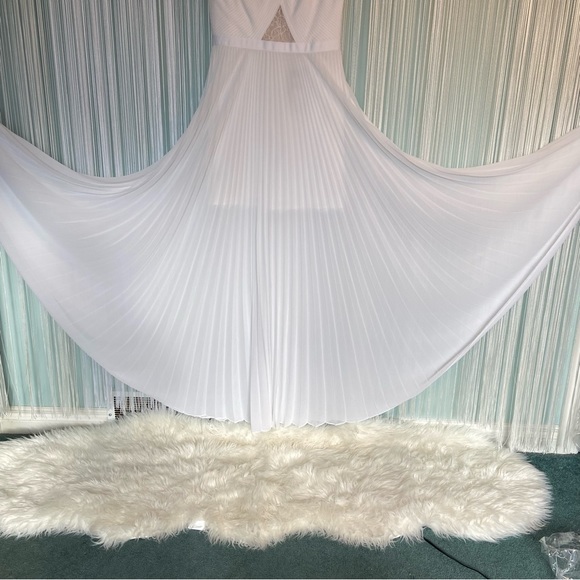 BCBGMaxazria White Pleated Lace Maxi Dress - Picture 5 of 17